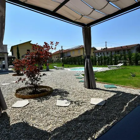 Casa de Férias Pleasant Farmhouse In Asti Italy With Private Pool